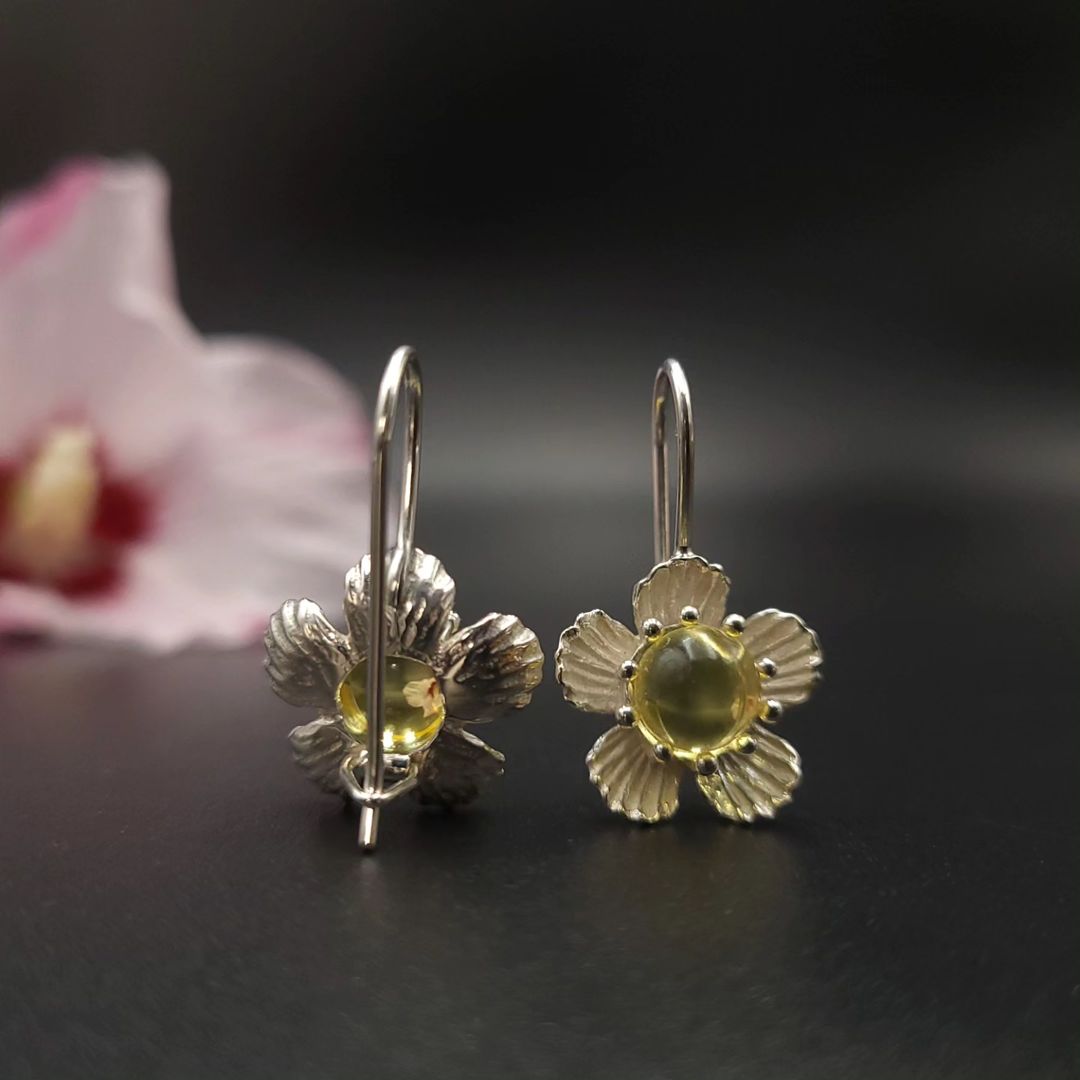 Amber Silver Earrings Floral Design in Light Silver