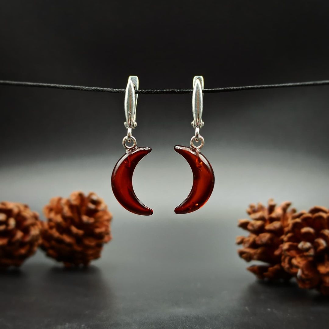 Cherry Red Baltic Amber Crescent Moon Earrings – Sterling Silver | Tetibel