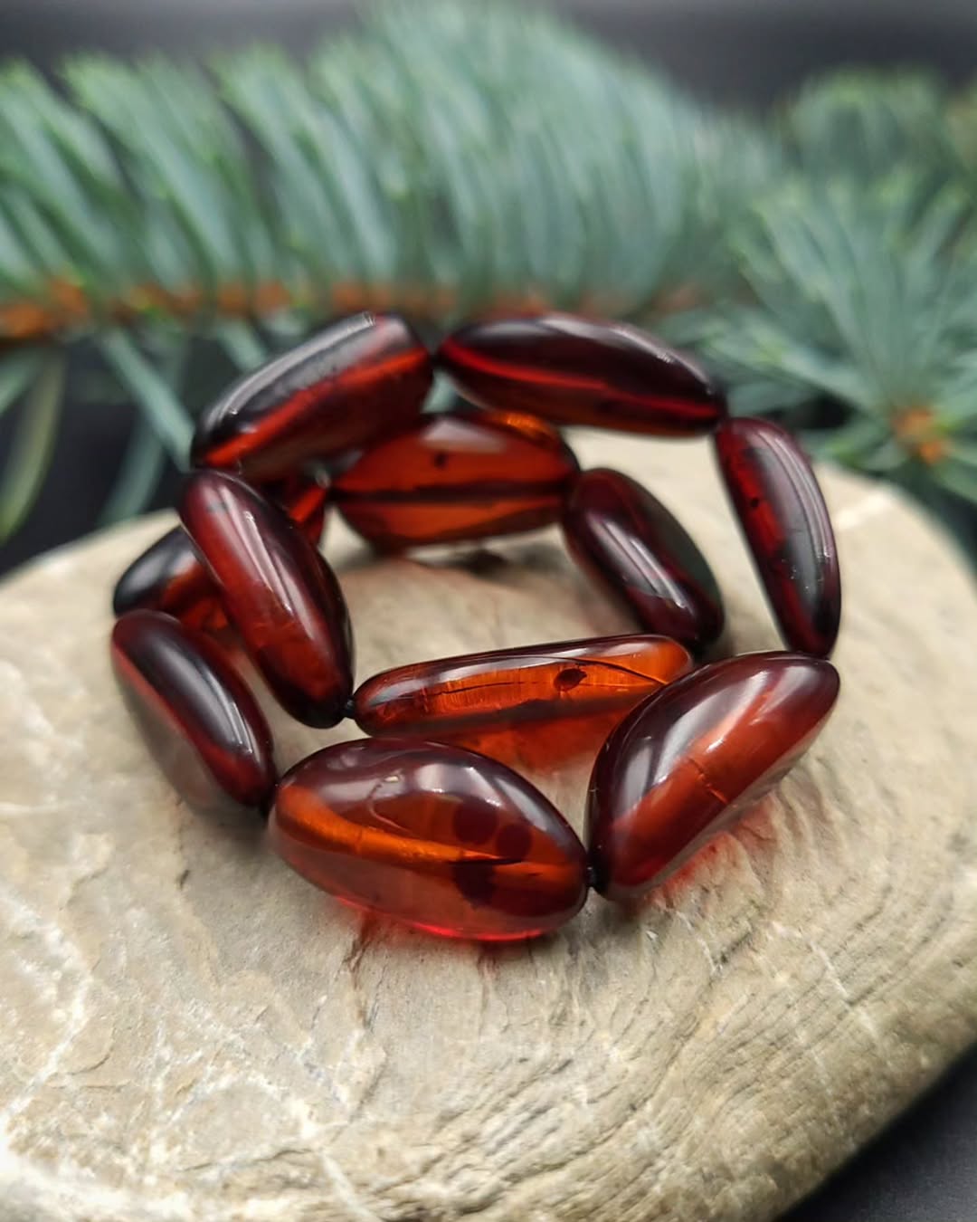 Hochwertiges Bernstein Armband in den Farben Kirsch und Cognac, ideal für Damen Schmuck.