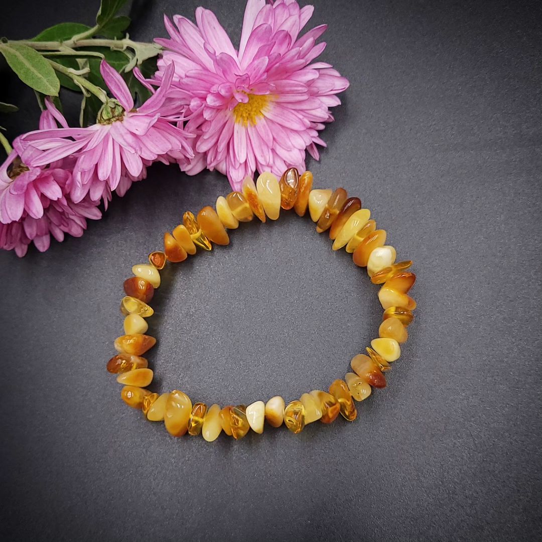 Tetibel mehrfarbiges Bernstein Armband mit Honig, Milch und Cognac Splittern.