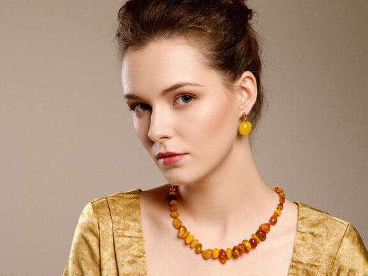 How to Style Amber Jewelry: Effortless Everyday Looks for International Women’s Day