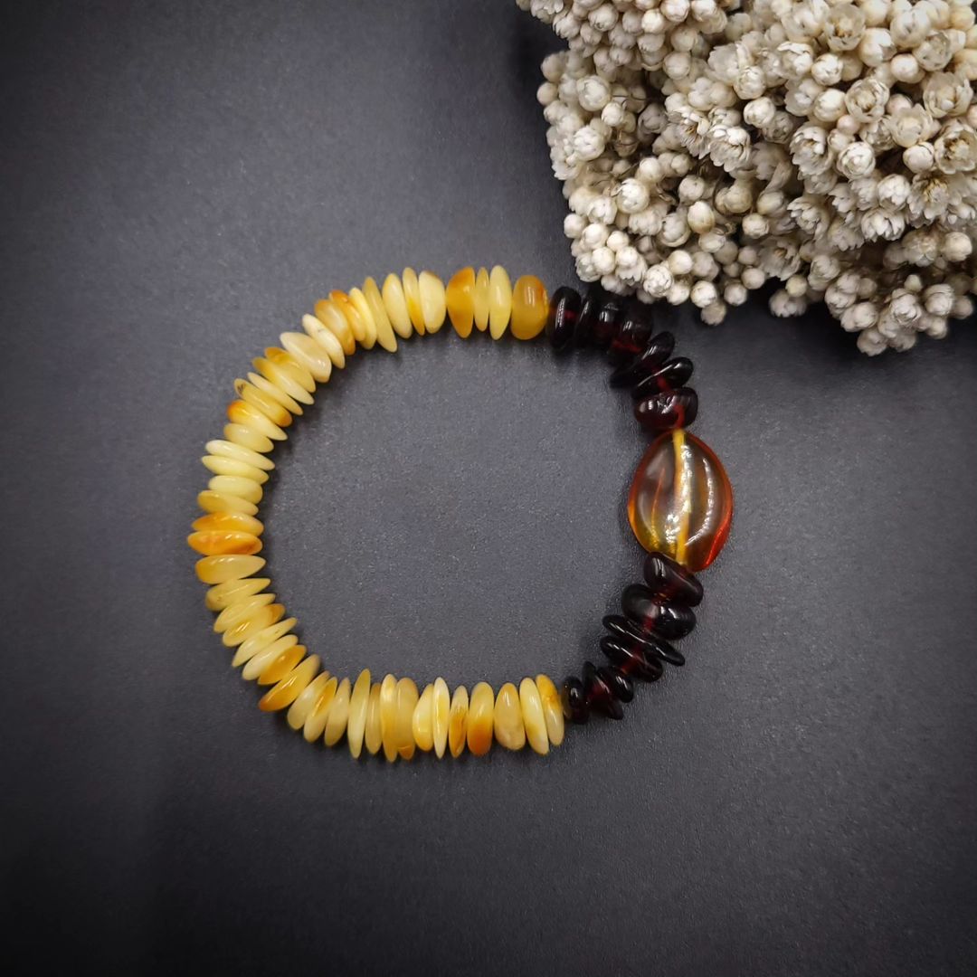 Amber Chips Oval Bracelet