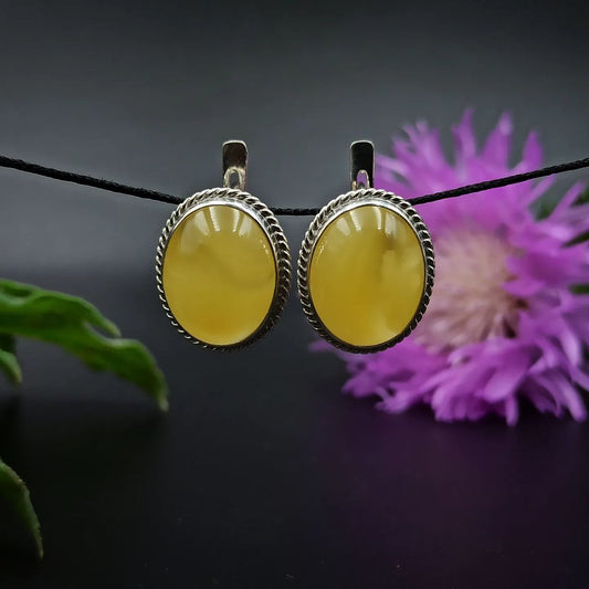 Vintage Amber Silver Earrings in Light Silver
