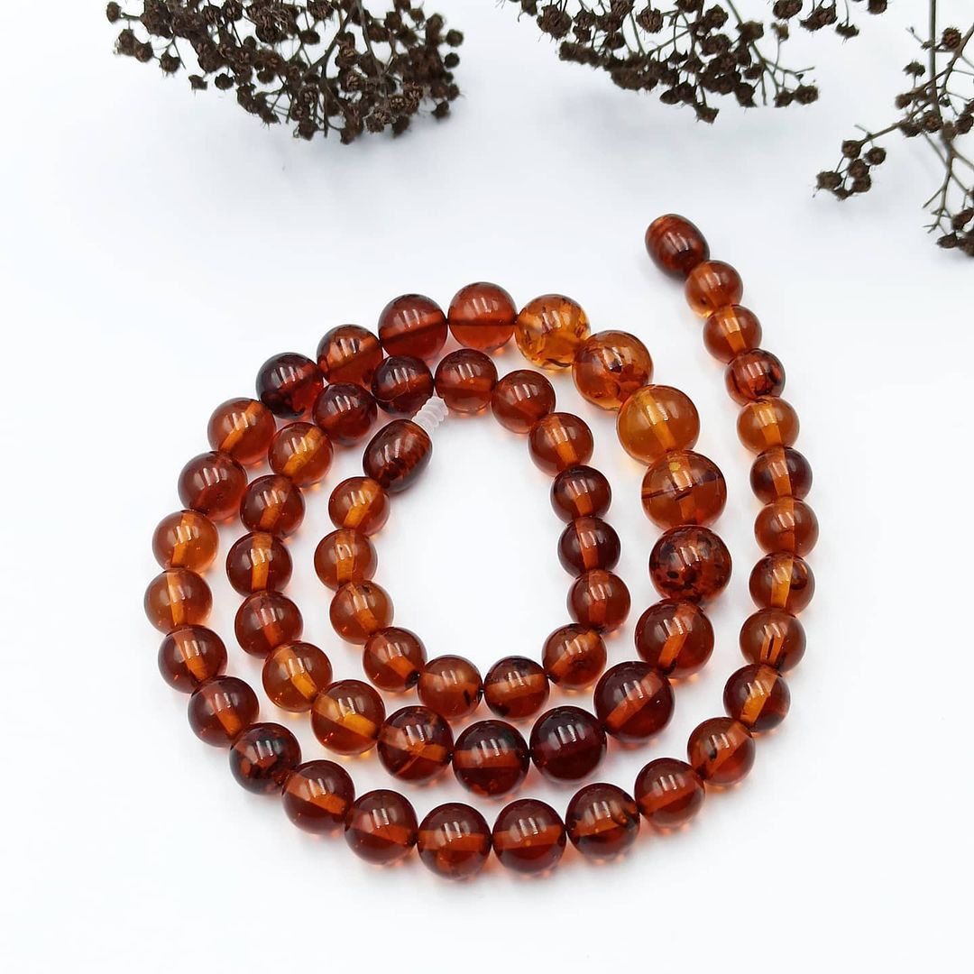 Natürliches Bernstein-Collier in Cognac-Farbe, große polierte Kugeln. Handgefertigt von Tetibel.